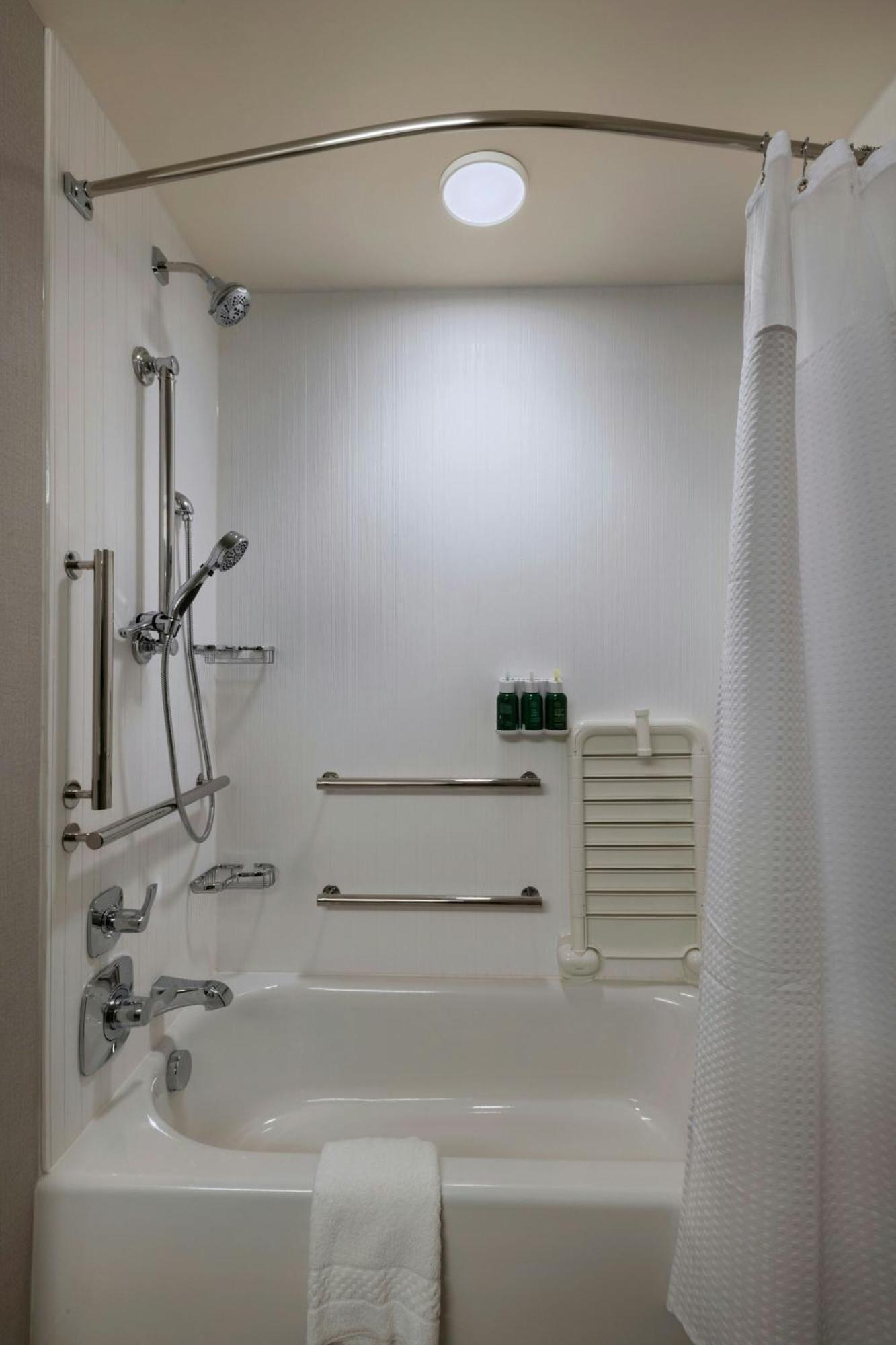 Courtyard St. Louis Brentwood Hotel Richmond Heights Bagian luar foto