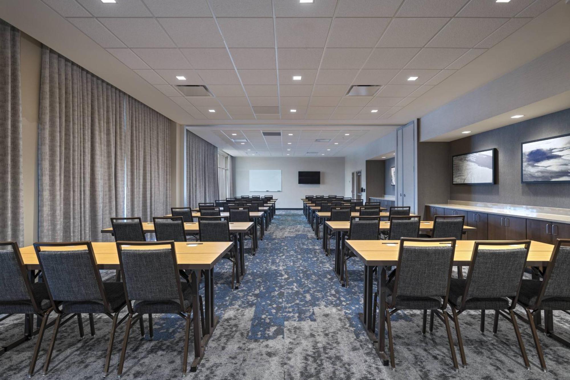 Courtyard St. Louis Brentwood Hotel Richmond Heights Bagian luar foto